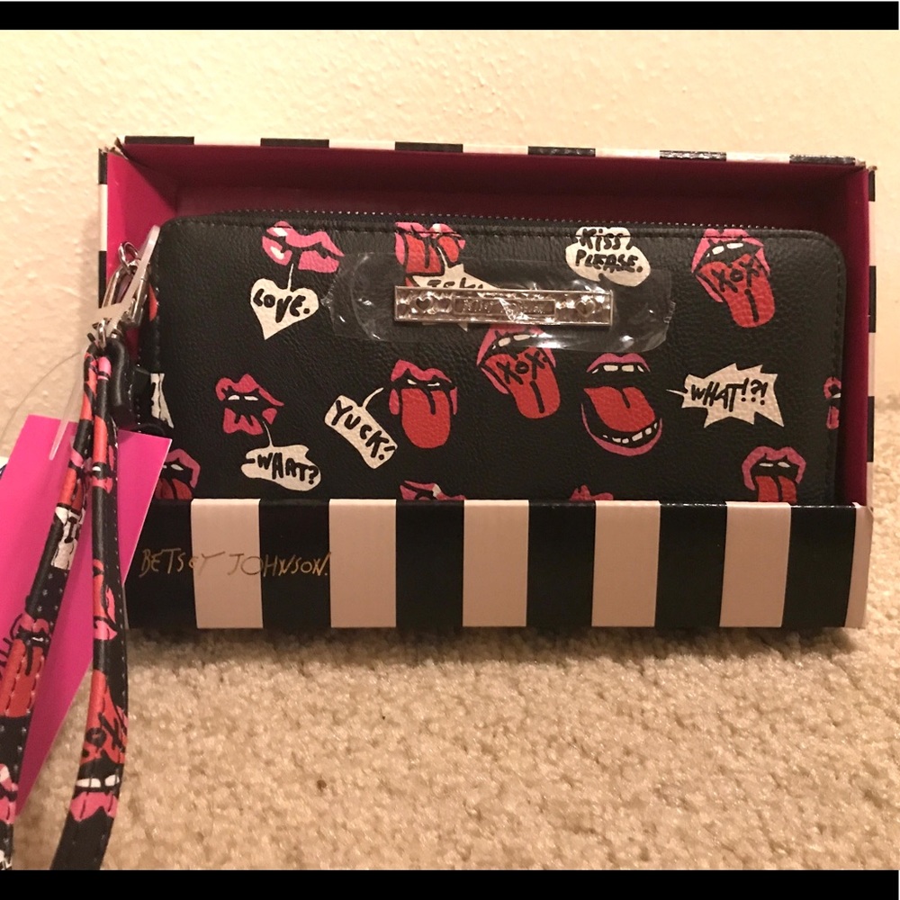 Cute NWT Betsey Johnson Wallet